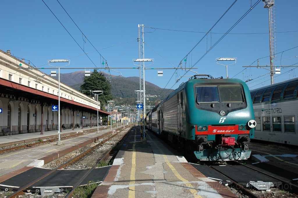 2665-0036-211012.jpg - FS E 464.027 / Luino 21.10.2012