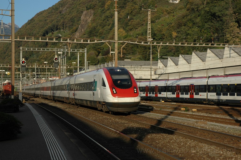 2666-0023-211012.jpg - SBB-CFF ICN RABDe 500.005-4 «Heinrich Pestalozzi» / Bellinzona 21.10.2012