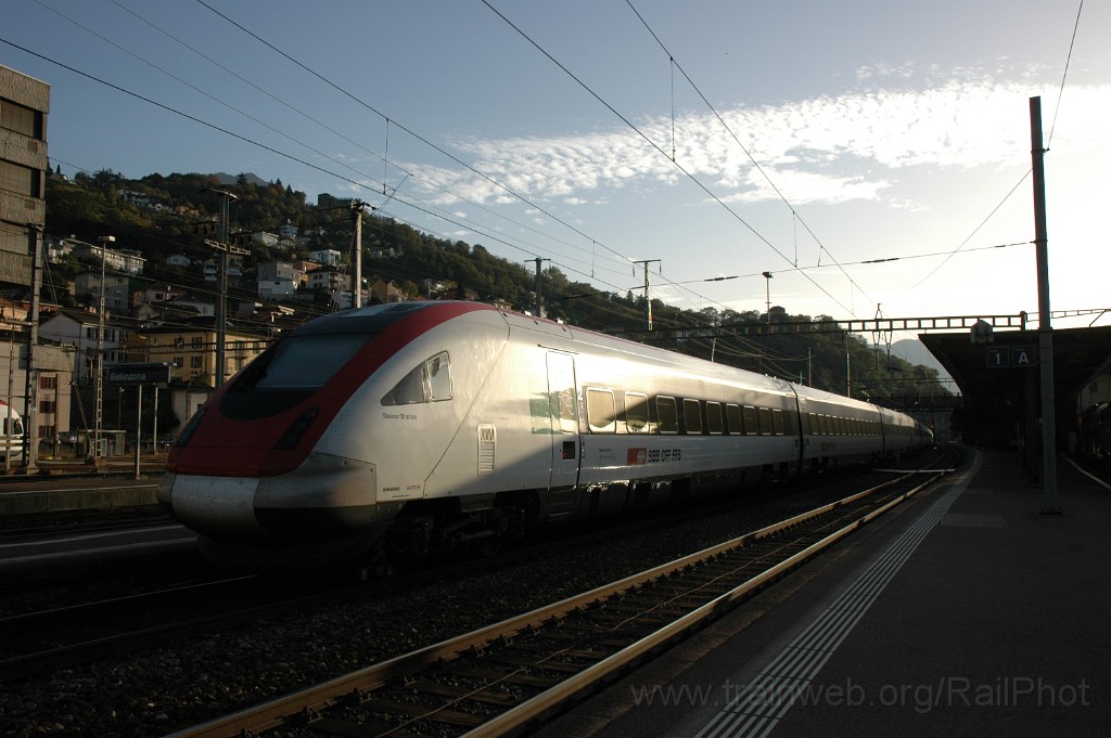 2666-0036-211012.jpg - SBB-CFF ICN RABDe 500.042-7 «Steivan Brunies» / Bellinzona 21.10.2012