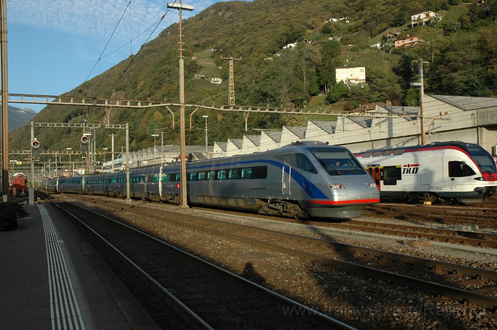 2666-0046-211012.jpg - SBB-CFF ETR 470.057 / Bellinzona 21.10.2012