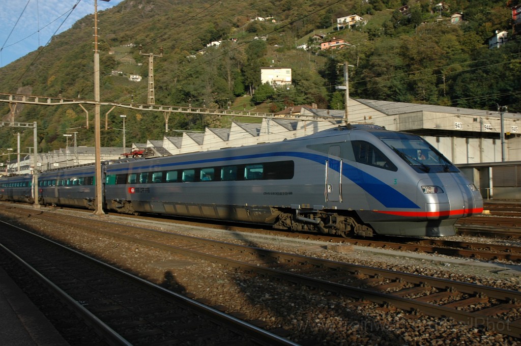 2666-0048-211012.jpg - SBB-CFF ETR 470.057 / Bellinzona 21.10.2012