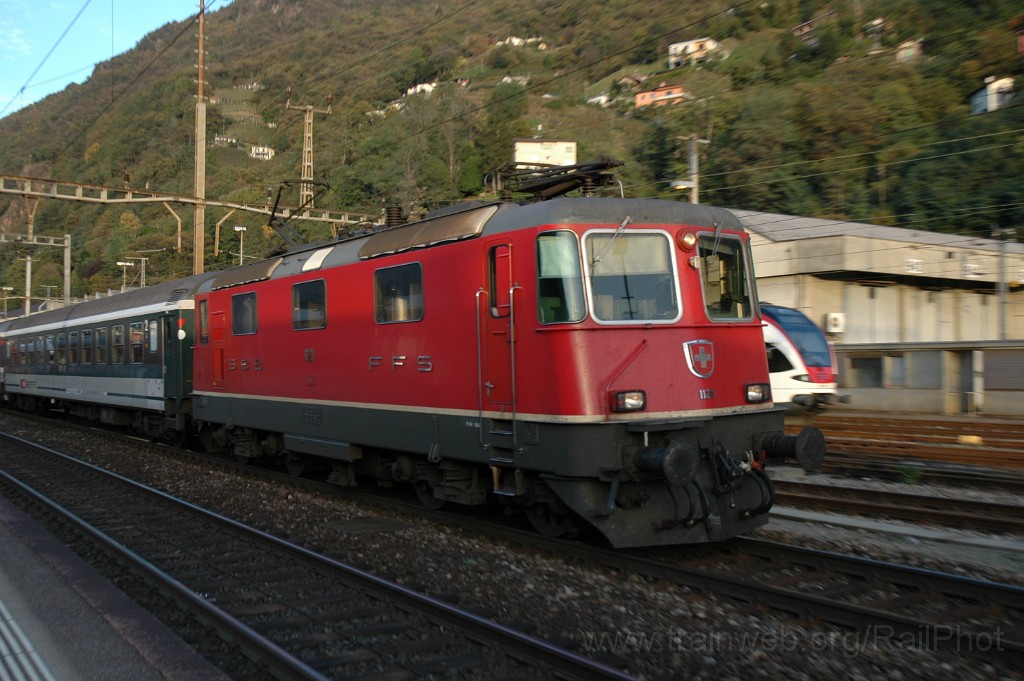 2667-0029-211012.jpg - SBB-CFF Re 4/4'' 11211 / Bellinzona 21.10.2012