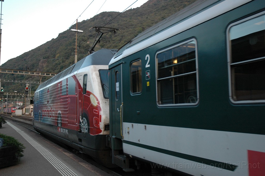 2668-0029-211012.jpg - SBB-CFF Re 460.001-1 «Lötschberg» / Bellinzona 21.10.2012
