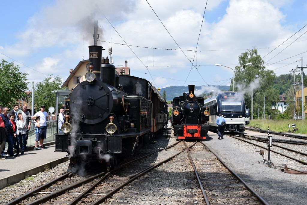4951-0014-200518.jpg - SBB-Brünig G 3/4 208 + SEG G 2x2/2 105 "Todtnau" + MVR ABeh 2/6 7505 / Blonay 20.5.2018