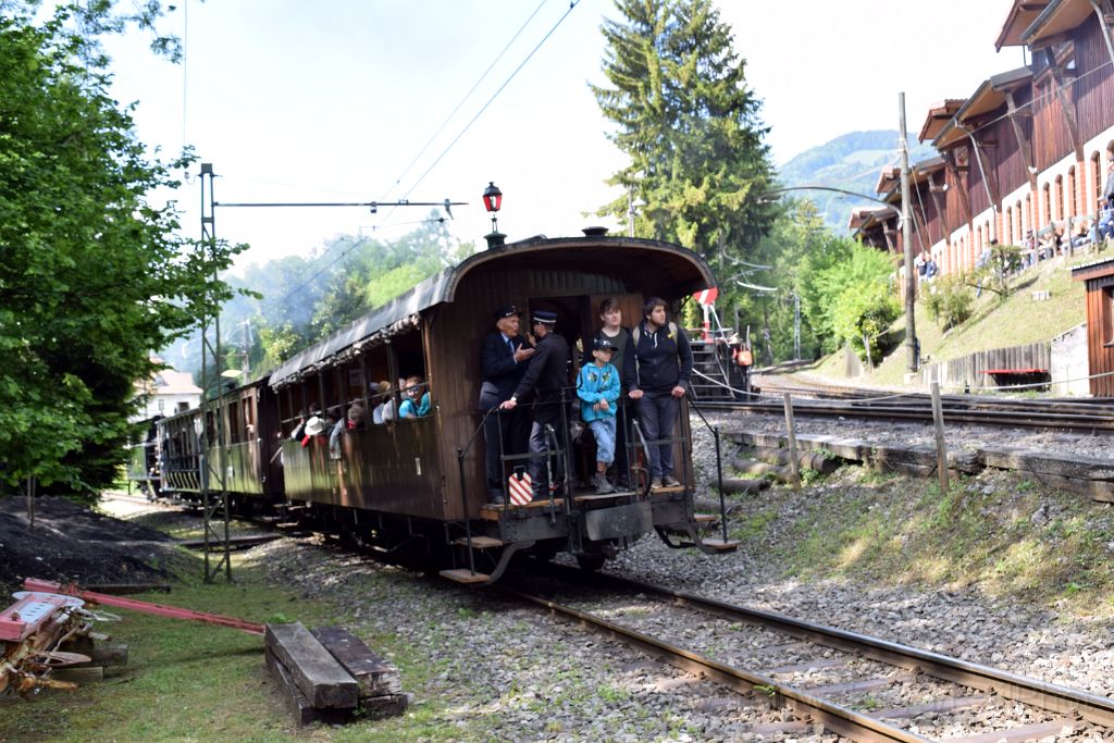 4957-0043-200518.jpg - SBB-Brünig G 3/4 208 + BOB C4.44 / Chaulin (Bifurcation) 20.5.2018