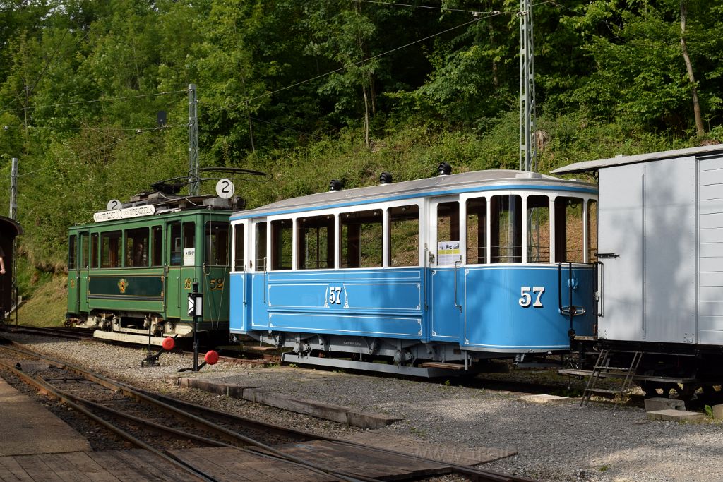 4963-0001-200518.jpg - SVB Ce 2/2 52 + BVB C².57 / Chaulin (Dépot) 20.5.2018