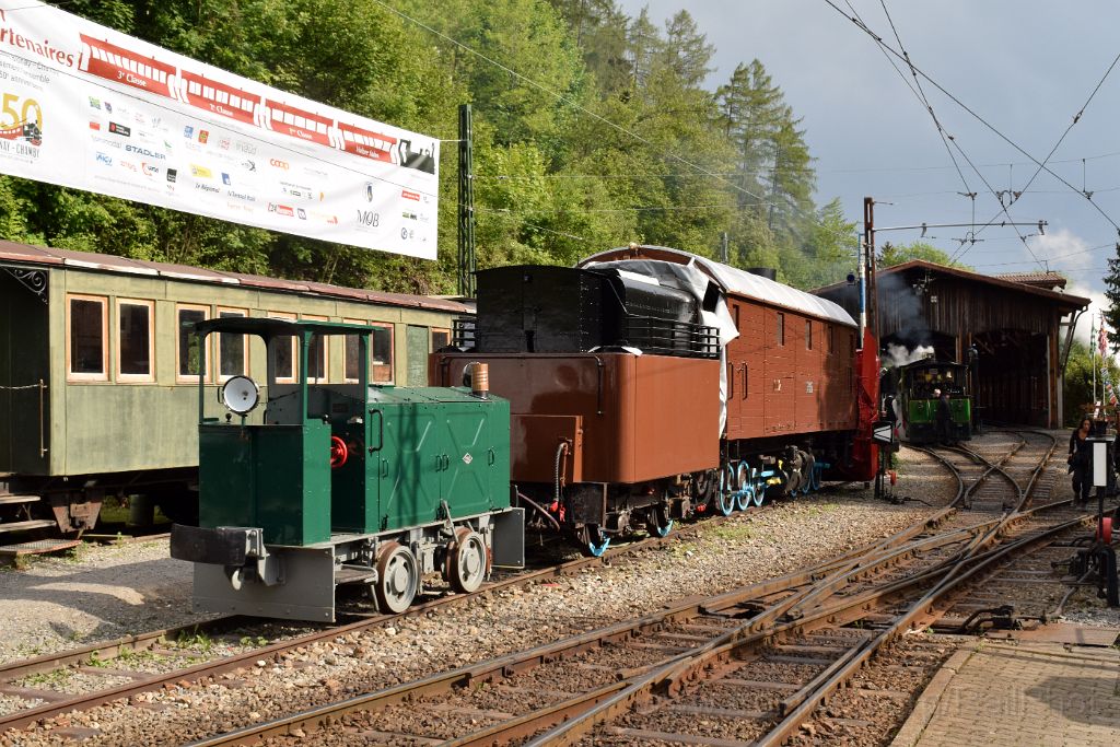 4963-0024-200518.jpg - MOB Tm 20200 + RhB-BB Xrotd 1052 / Chaulin (Dépot) 20.5.2018