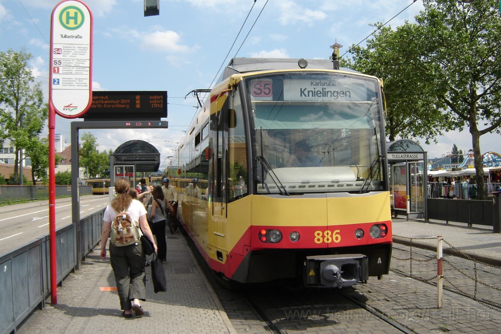 1484-0024-310508.jpg - AVG GT8-100DM/2S 886 / Tullastraße 31.5.2008