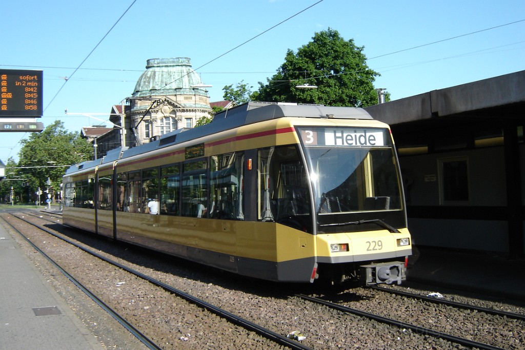 1486-0010-010608.jpg - VBK GT6-70D 229 / Mühlburger Tor 1.6.2008