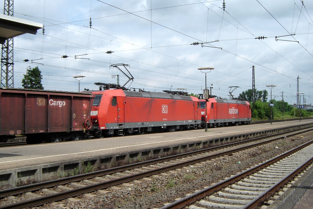 1496-0007-030608.jpg - Railion 185.106-2 + DBAG 185.105-4 / Mannheim-Friedrichsfeld 3.6.2008