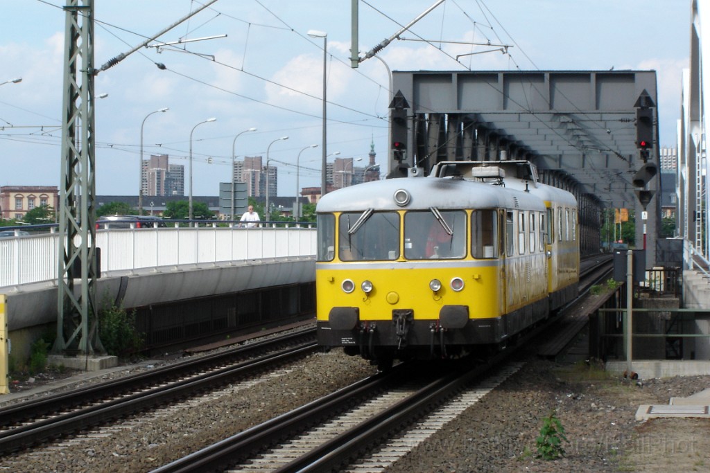 1499-0005-030608.jpg - DBAG 726.003-7 + 725.003-8 "Gleismesszug" / Ludwigshafen-Mitte 3.6.2008