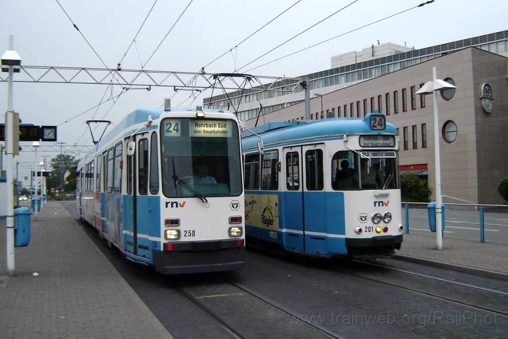 1512-0010-070608.jpg - HSB Tw.258 "Niebel" + 201 "Riegler" / Hauptbahnhof (Heidelberg) 7.6.2008