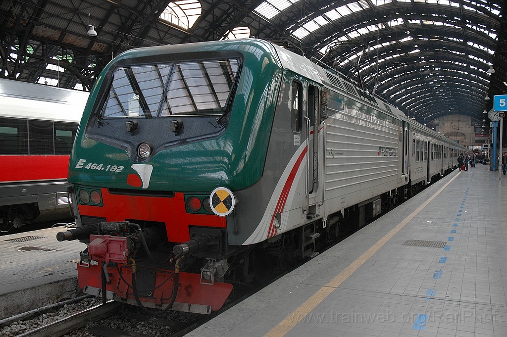 2358-0010-200412.jpg - Trenord E 464.192 / Milano C 20.4.2012