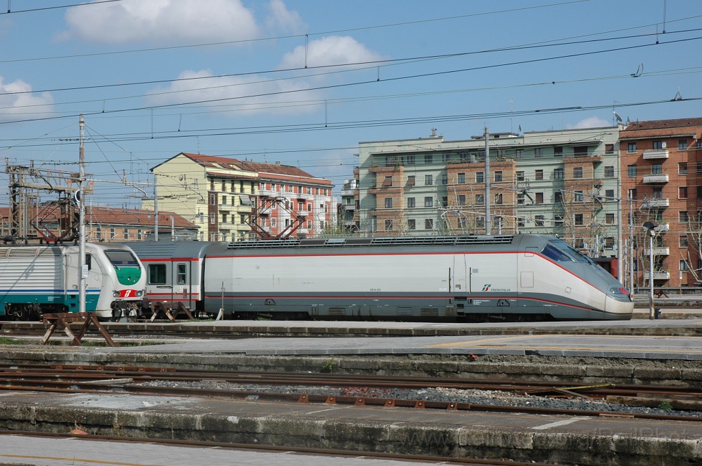 2358-0015-200412.jpg - FS E 414.121 + E 402B.174 / Milano C 20.4.2012