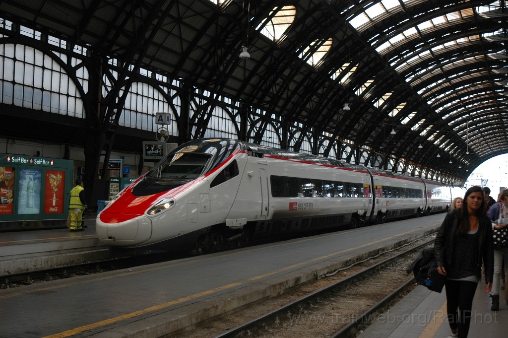 2361-0025-200412.jpg - SBB-CFF ETR 93 85 5 610.105-4 / Milano C 20.4.2012