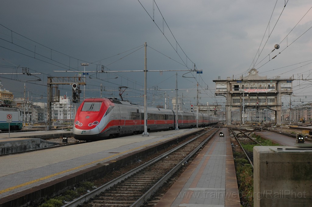 2362-0029-200412.jpg - FS E 404.530 / Milano C 20.4.2012
