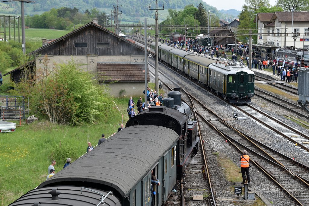 9675-0040-270425.jpg - SBB-CFF Re 4/4' 10001 + BT Eb 3/5 9 / Etzwilen 27.4.2025