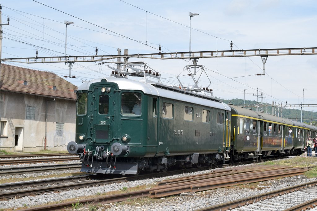 9678-0031-270425.jpg - SBB-CFF Re 4/4' 10001 / Etzwilen 27.4.2025