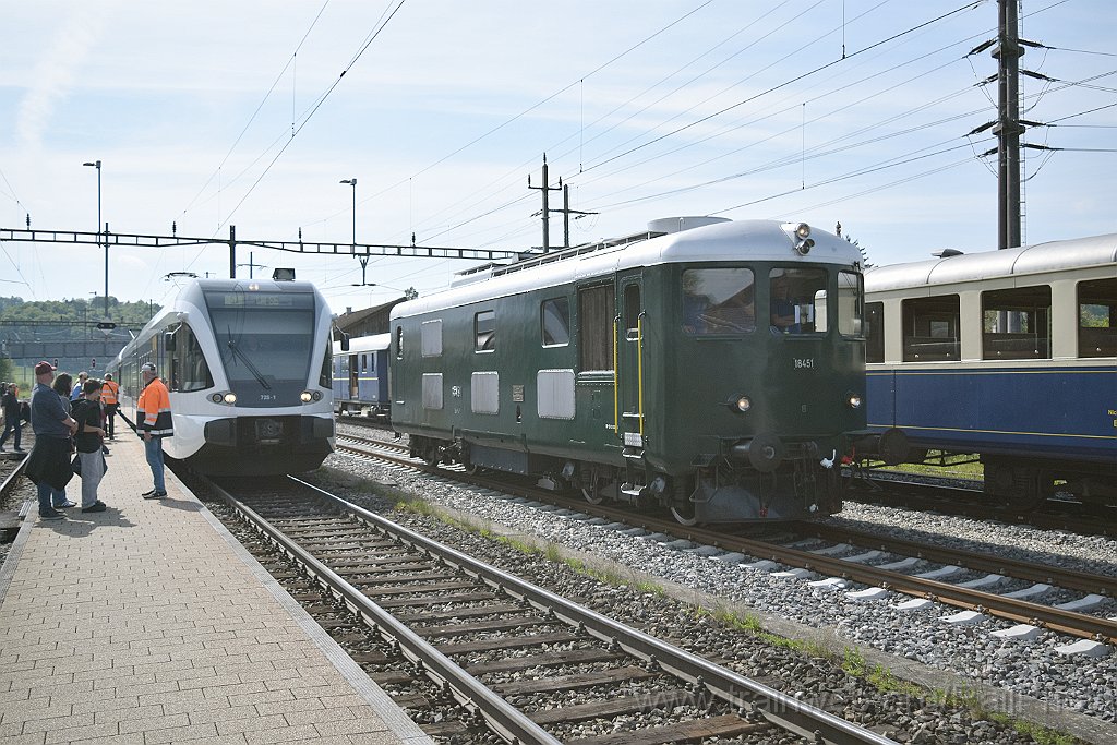 9681-0036-270425.jpg - SBB-CFF Bm 4/4" 18451 + Thurbo RABe 526.728-1 "Läufelfingerli" / Etzwilen 27.4.2025