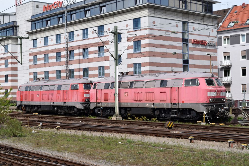 4440-0009-110517.jpg - DBAG 218.838-1 + 218.837-3 / Nürnberg Hbf 11.5.2017