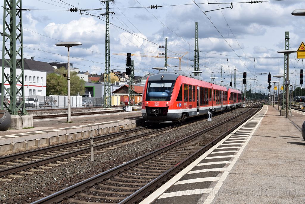 4452-0006-120517.jpg - DBAG 648.818 + 648.320 / Fürth Hbf 12.5.2017
