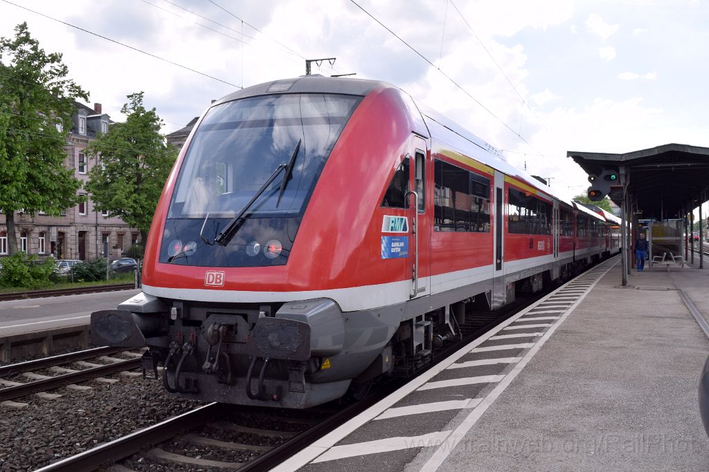 4458-0009-120517.jpg - DBAG ABpybdzf 810 / Fürth Hbf 12.5.2017
