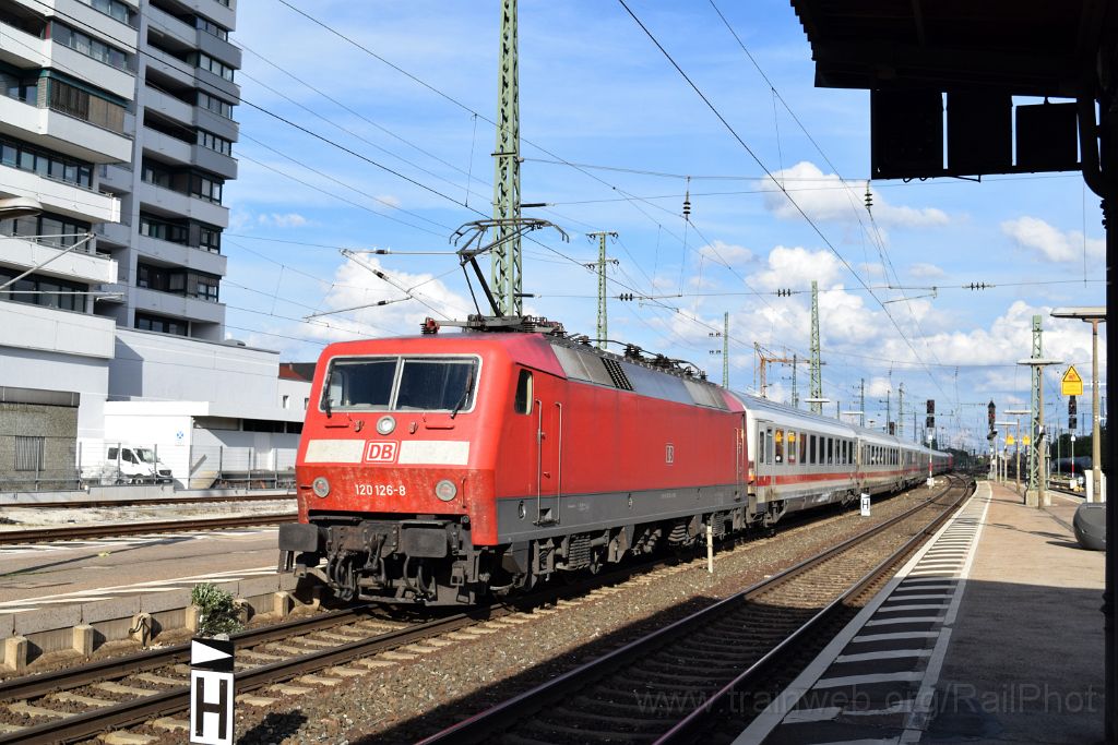 4462-0029-120517.jpg - DBAG 120.126-8 / Fürth Hbf 12.5.2017