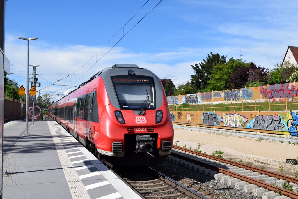 4474-0019-130517.jpg - DBAG 442.306 / Fürth-Unterfarrnbach 13.5.2017
