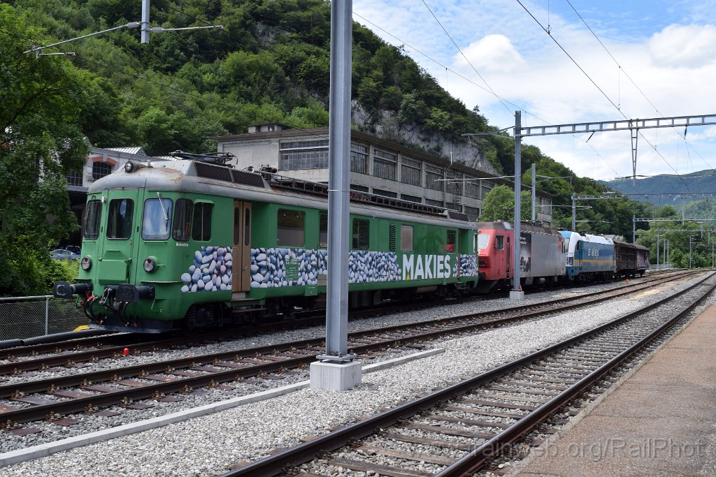 9171-0017-160624.jpg - Makies BDe 576.049-1 ''Babette'' + DSF Re 456.095-9 ''Degersheim'' + WRS 183.003 / Klus 16.6.2024