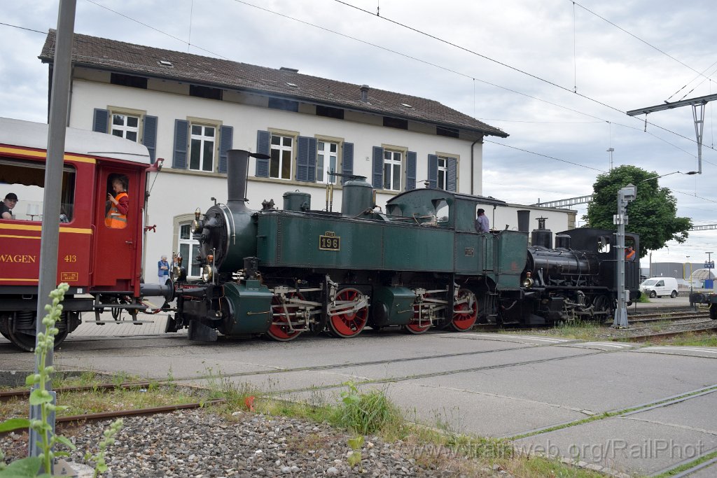 9176-0050-160624.jpg - OeBBH Ed 2x2/2 196 + E 3/3 2 ''Chluser Schnägg'' / Oensingen 16.6.2024
