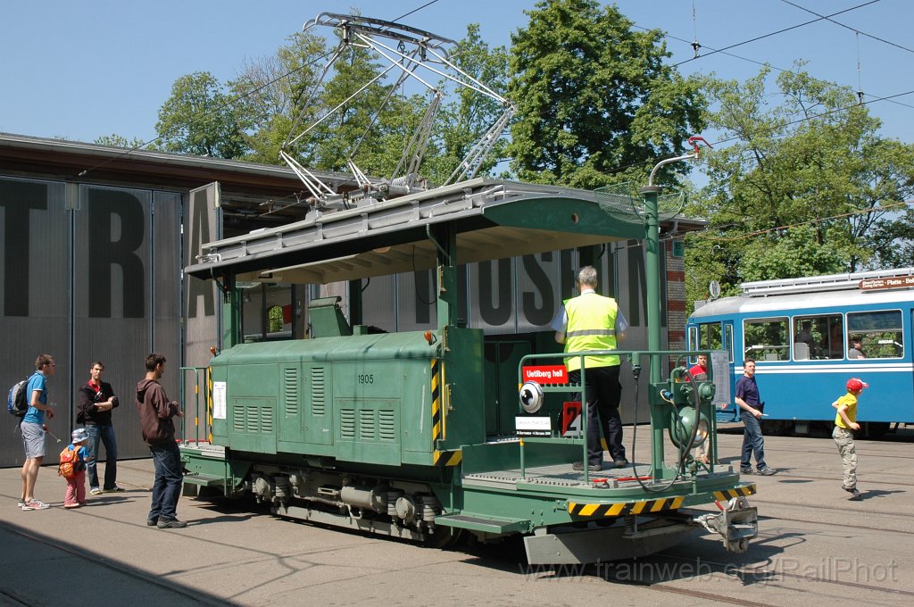 2098-0045-250411.jpg - VBZ Xe 4/4 1905 / Burgwies 25.4.2011