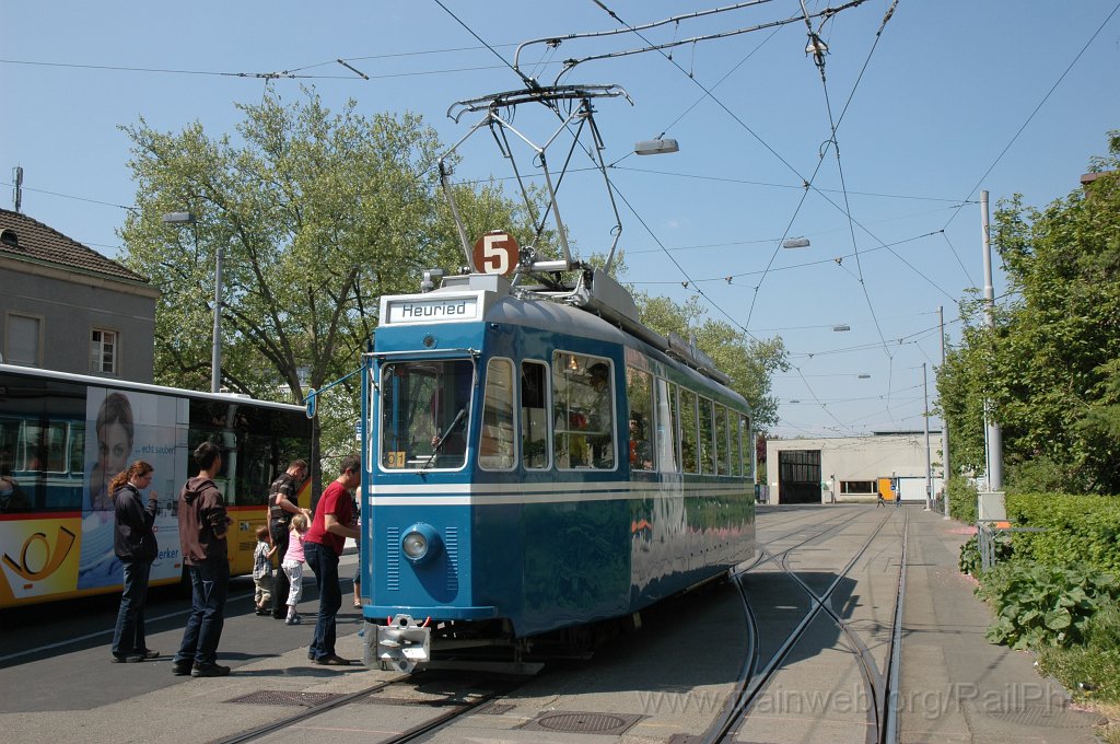 2099-0007-250411.jpg - VBZ Ce 4/4 1392 / Bahnhof Wiedikon 25.4.2011