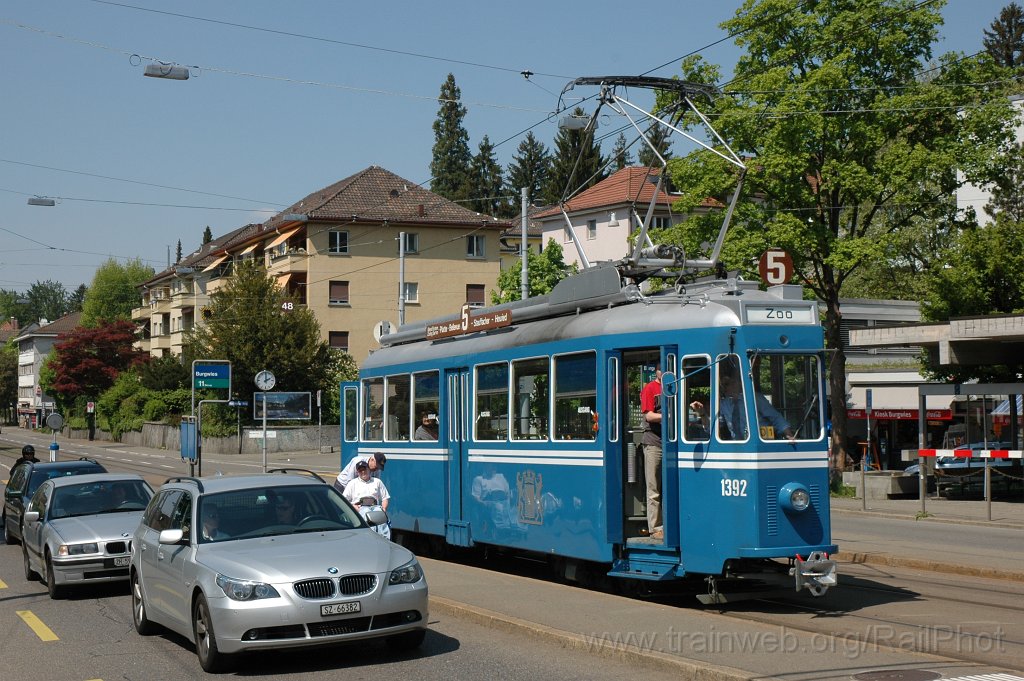 2099-0010-250411.jpg - VBZ Ce 4/4 1392 / Burgwies 25.4.2011