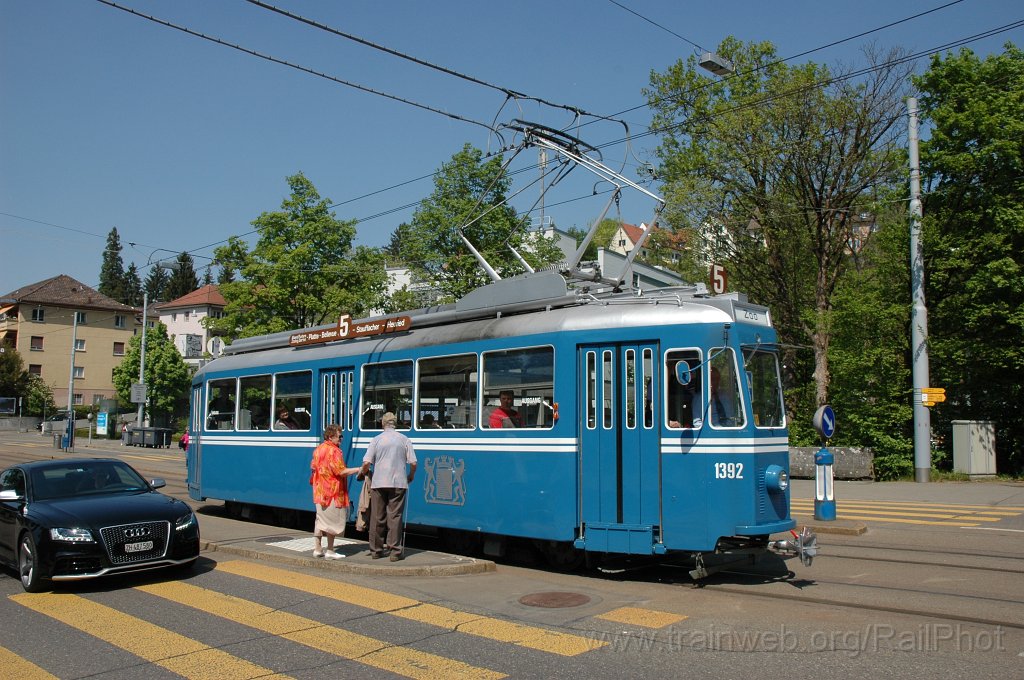 2099-0014-250411.jpg - VBZ Ce 4/4 1392 / Burgwies 25.4.2011