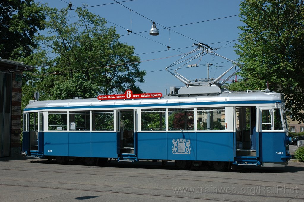 2099-0020-250411.jpg - VBZ Ce 4/4 1530 / Burgwies 25.4.2011