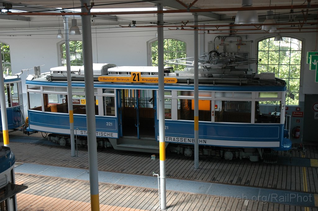 2099-0022-250411.jpg - StStZ Ce 4/4 321 / Burgwies 25.4.2011