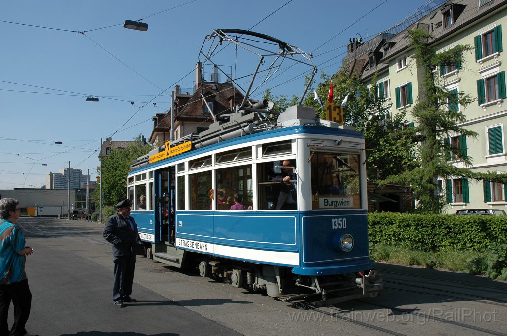 2099-0043-250411.jpg - StStZ Ce 4/4 1350 / Bahnhof Wiedikon 25.4.2011