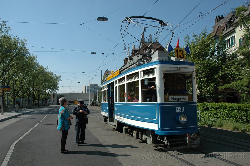 2099-0044-250411.jpg - StStZ Ce 4/4 1350 / Bahnhof Wiedikon 25.4.2011