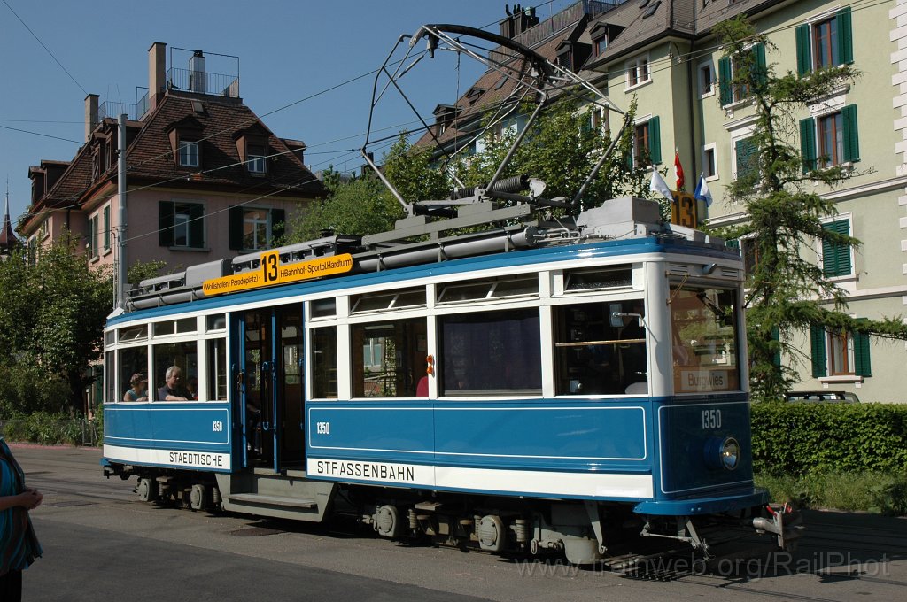 2099-0046-250411.jpg - StStZ Ce 4/4 1350 / Bahnhof Wiedikon 25.4.2011