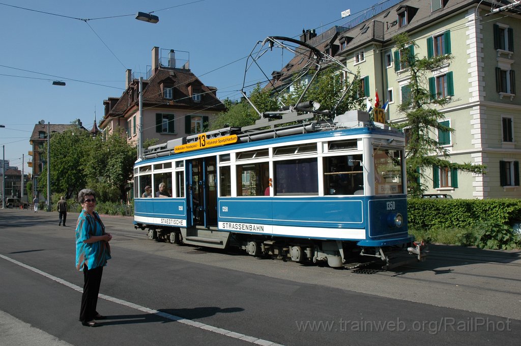 2099-0047-250411.jpg - StStZ Ce 4/4 1350 / Bahnhof Wiedikon 25.4.2011
