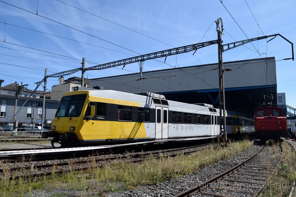 8743-0009-020923.jpg - OeBB ES 10.221 + HSTB Ee 3/3 16383 / Hochdorf (Remise) 2.9.2023