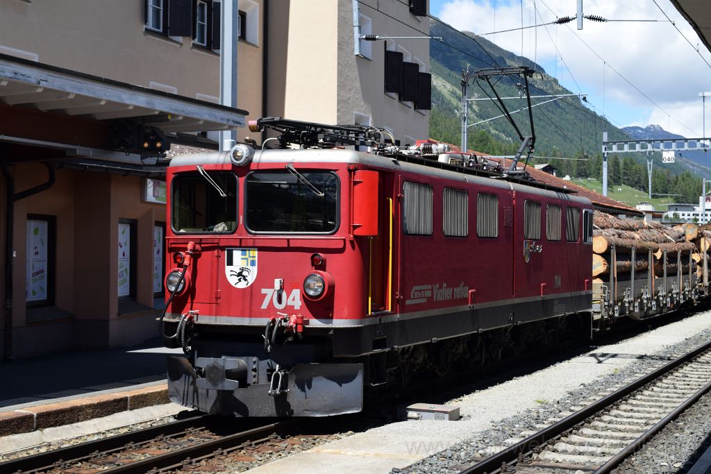 5017-0039-140618.jpg - RhB Ge 6/6" 704 "Davos" / Samedan 14.6.2018