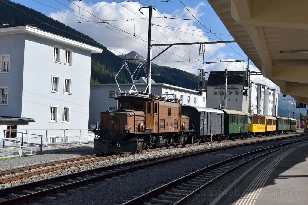 5023-0038-140618.jpg - RhB Ge 6/6' 414 + Kf.5563 / Davos-Platz 14.6.2018