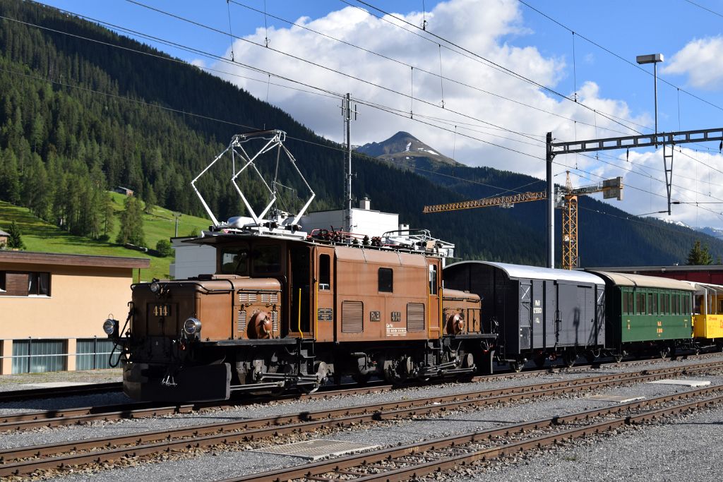 5023-0043-140618.jpg - RhB Ge 6/6' 414 + Kf.5563 / Davos-Platz 14.6.2018