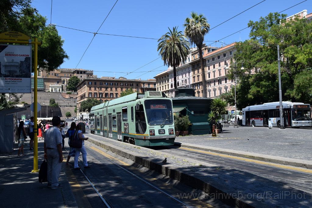 4023-0034-200716.jpg - ATAC 9024 / Piazza Risorgimento San Pietro 20.7.2016