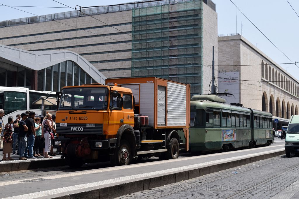 4024-0049-220716.jpg - ATAC 6535 + 7033 / Piazza Termini 22.7.2016