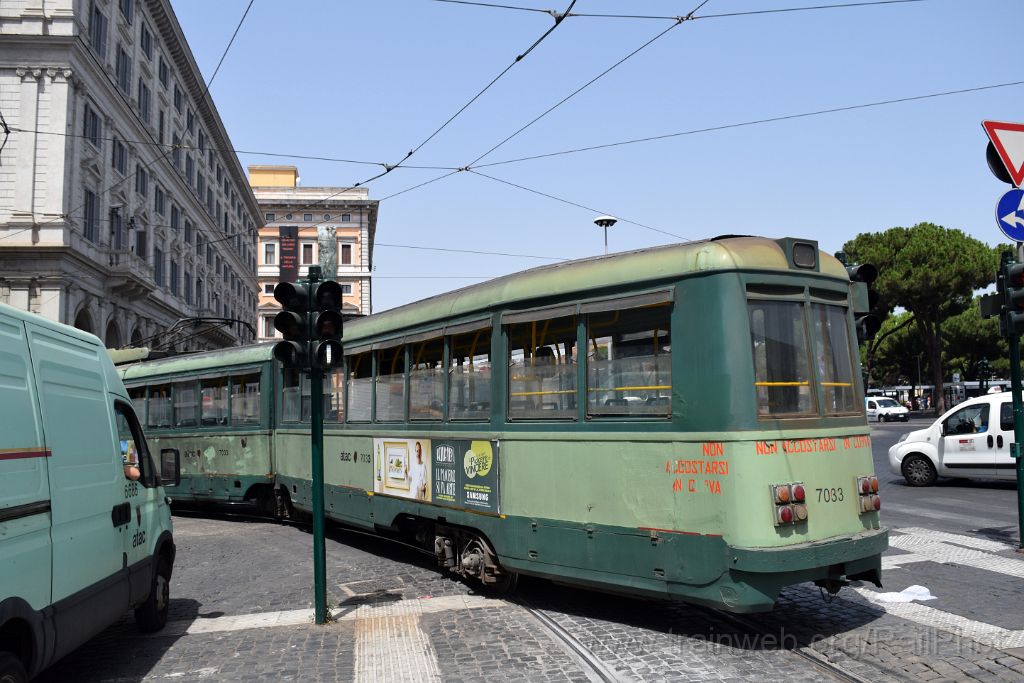 4025-0012-220716.jpg - ATAC 7033 / Piazza Termini 22.7.2016