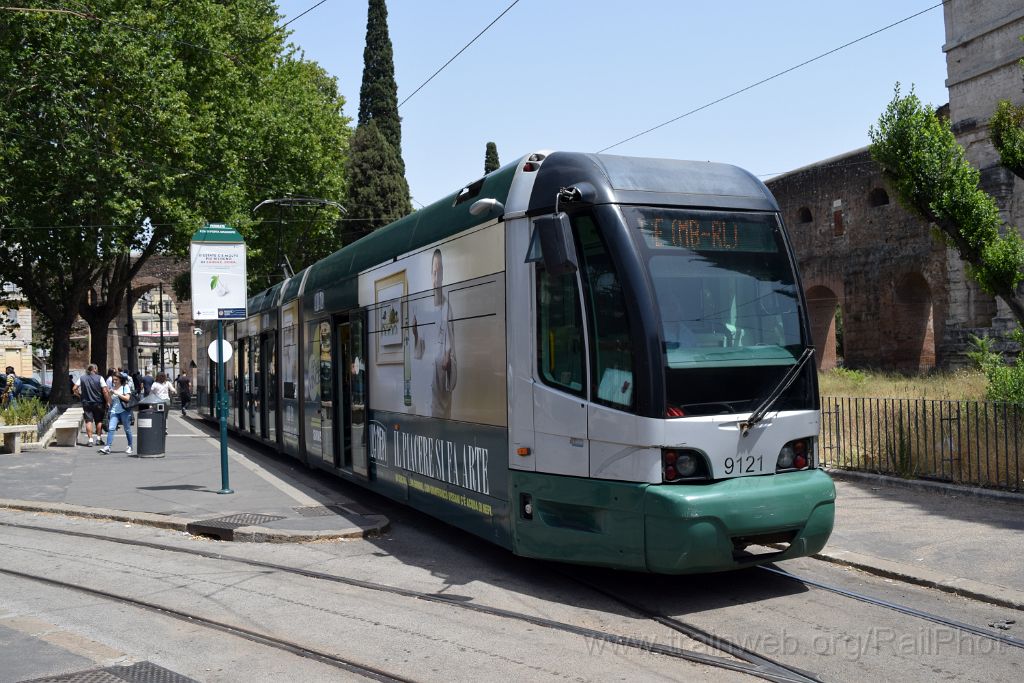 4025-0017-220716.jpg - ATAC 9121 "Acqua di Nepi" / Piazza di Porta Maggiore 22.7.2016
