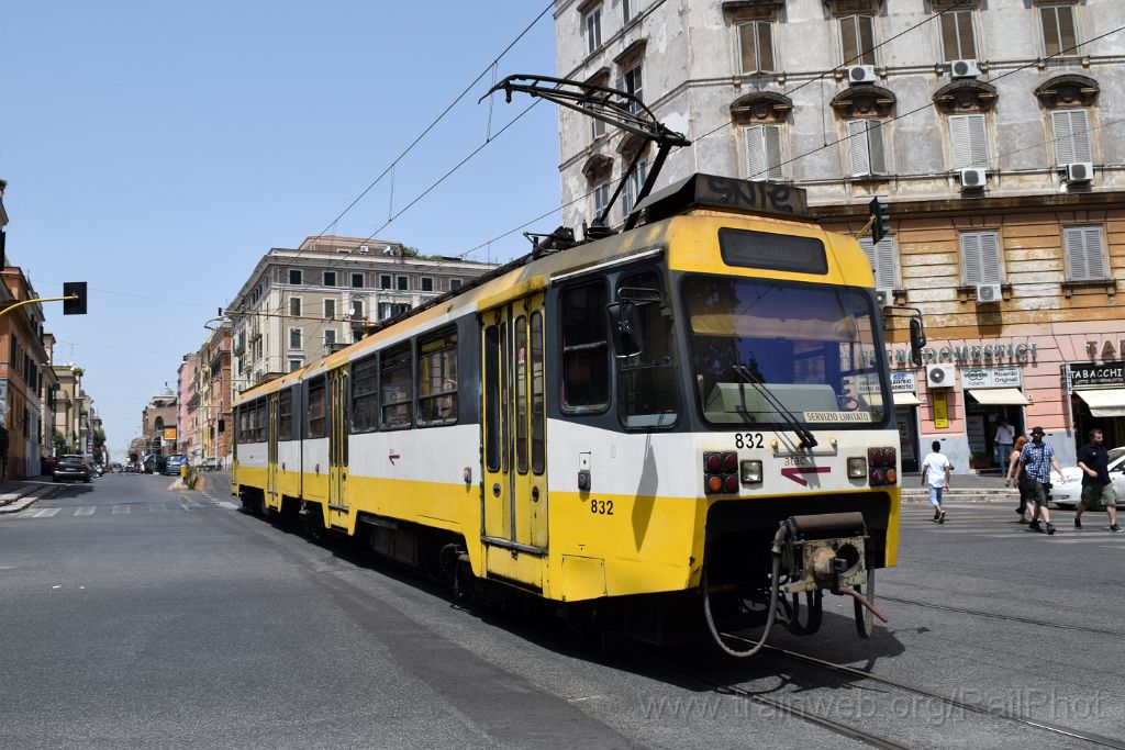 4025-0036-220716.jpg - ATAC No.832 / Piazza di Porta Maggiore 22.7.2016
