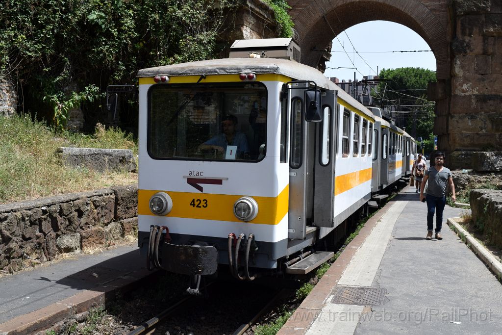 4026-0017-220716.jpg - ATAC No.423 / Piazza di Porta Maggiore 22.7.2016